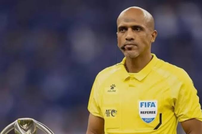 Wasit asal Oman Ahmed Al Kaf yang memimpin pertandingan Bahrain vs Indonesia. Foto/ist